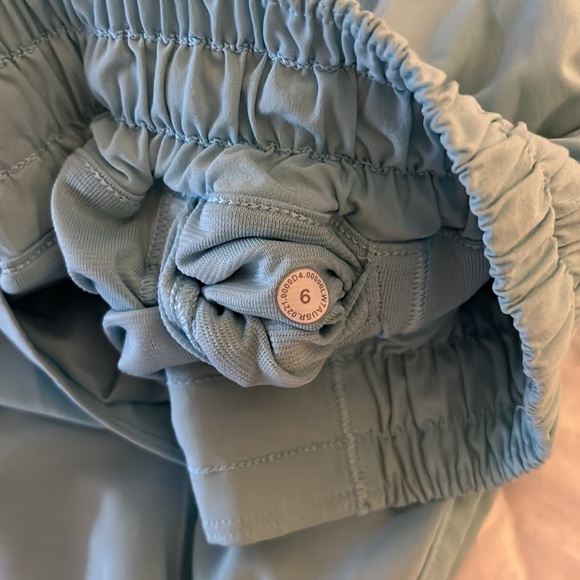 Icing Blue Lululemon Hotty Hot shorts 2.5 - Picture 4 of 4